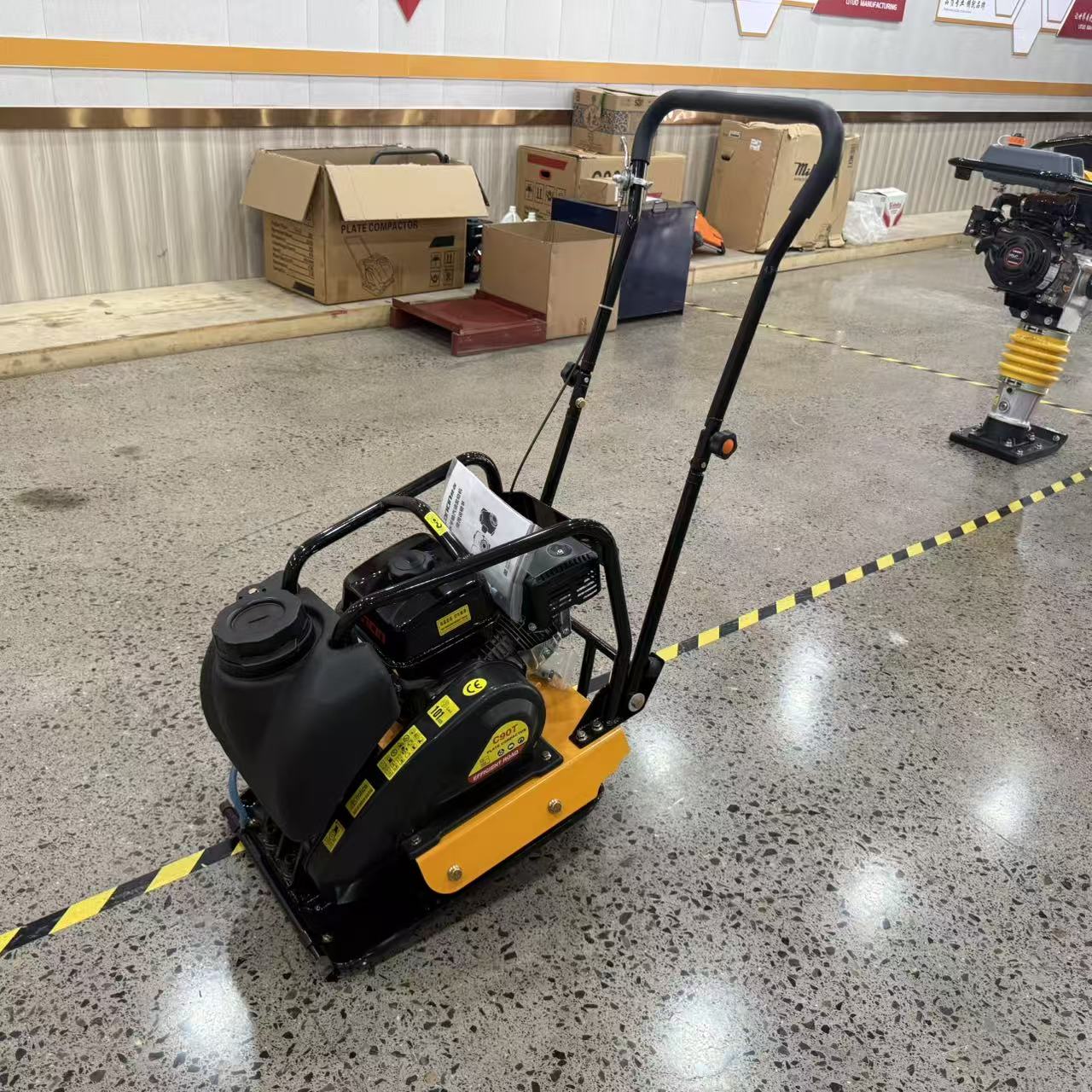 Plate Compactor Vibrator - เครื่องบดอัดคอนกรีตแบบแผ่นสั่นสะเทือนสำหรับงานหนัก รุ่น ZX-C90T กำลัง 6.5 แรงม้า