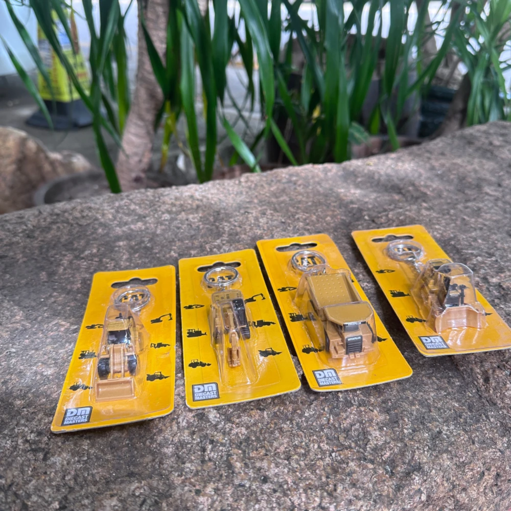 พวงกุญแจวิศวกรรมขนาดเล็กรถตักด - Heavy Equipment Keychain บทวิจารณ์และราคา